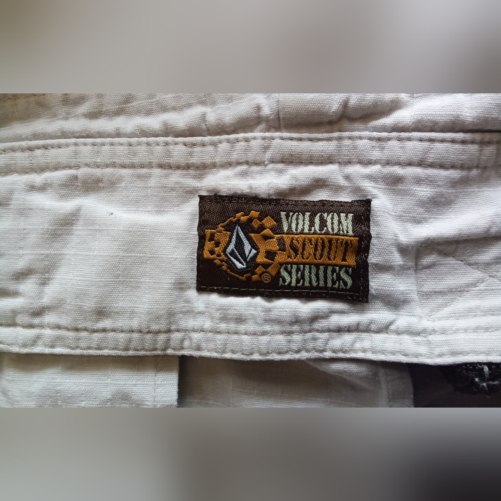 Volcom Cargo Shorts - Picture 4 of 7